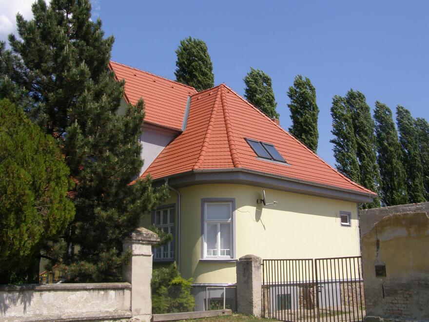 Cihlově červená | Střešní taška Rundo