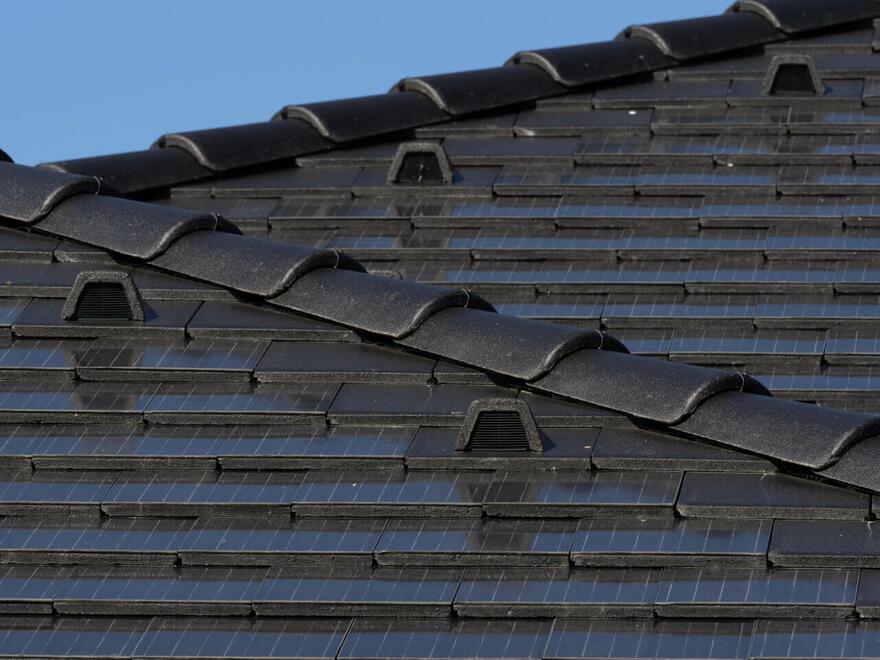 Solární taška Generon | Solární střešní taška Generon