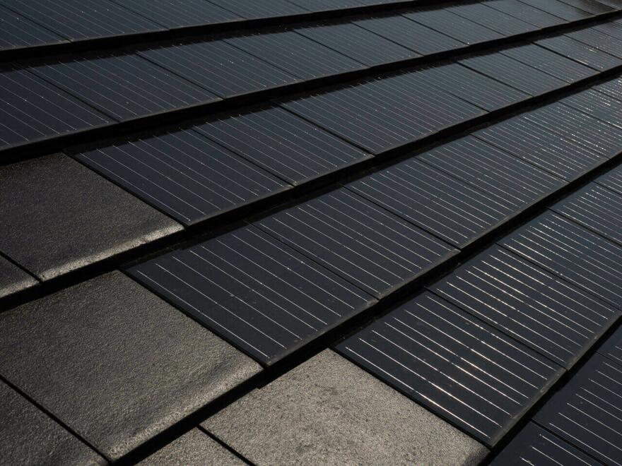 Solární taška Generon | Solární střešní taška Generon