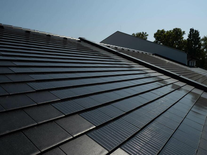 Solární taška Generon | Solární střešní taška Generon