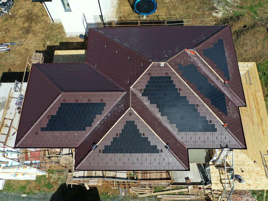 Solární taška Generon | Solární střešní taška Generon