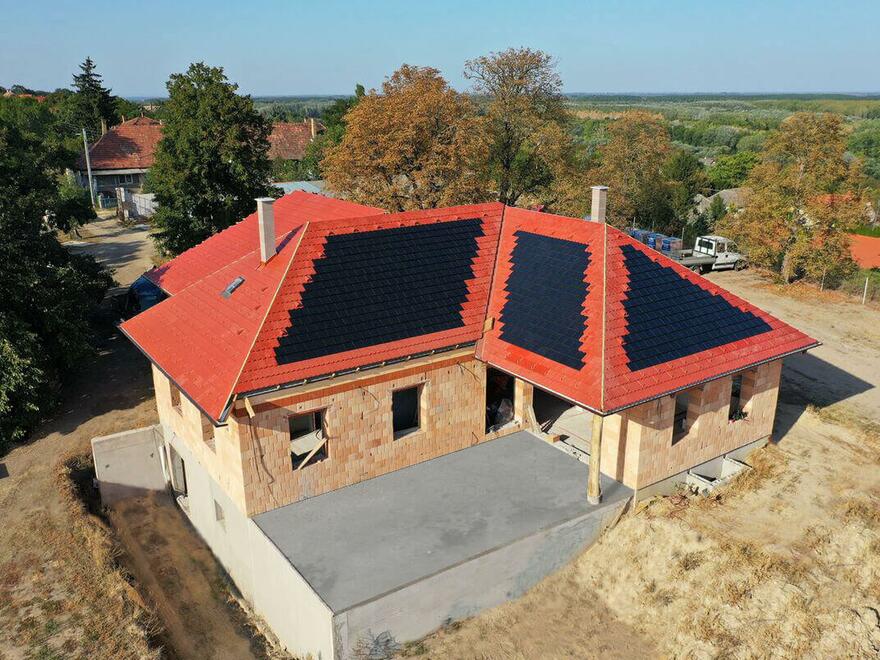 Solární taška Generon | Solární střešní taška Generon