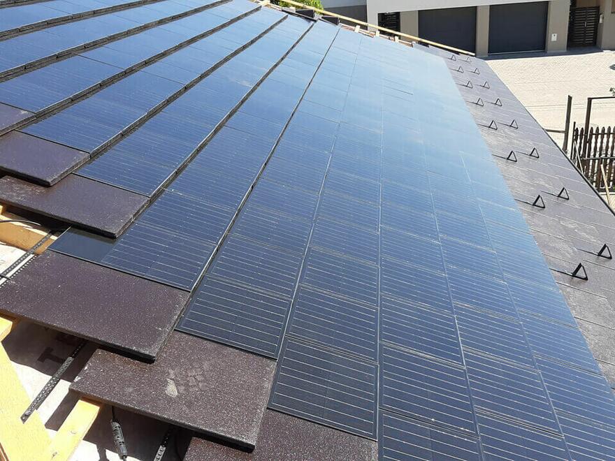 Solární taška Generon | Solární střešní taška Generon