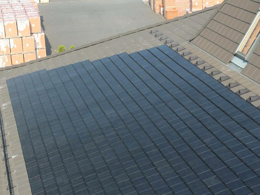 Solární taška Generon | Solární střešní taška Generon