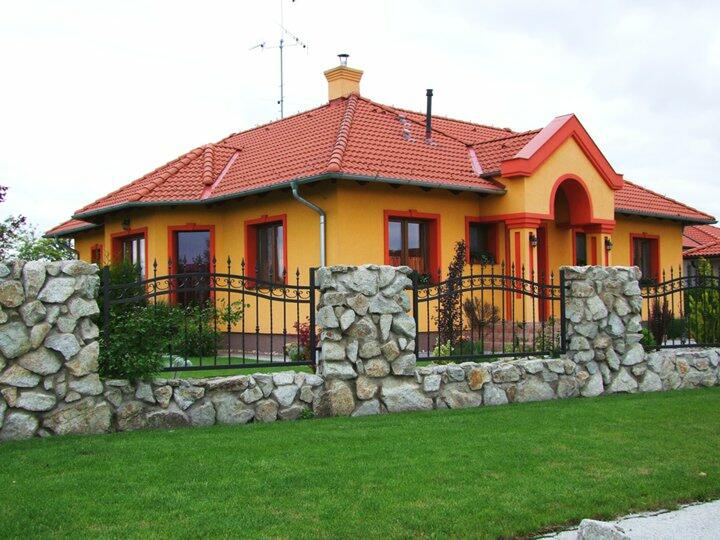 Cihlově červená | Střešní taška Danubia