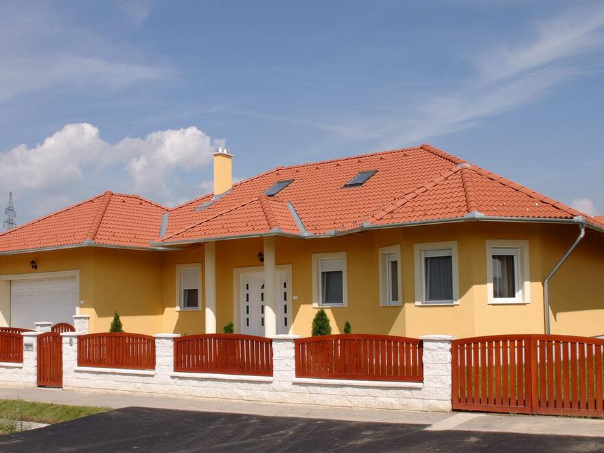 Cihlově červená | Střešní taška Danubia