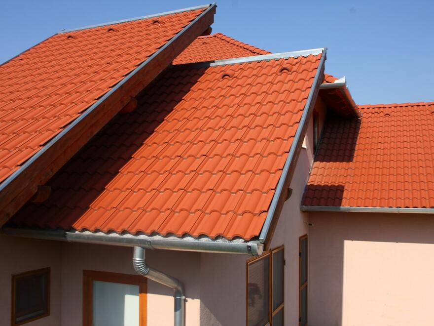 Cihlově červená | Střešní taška Danubia