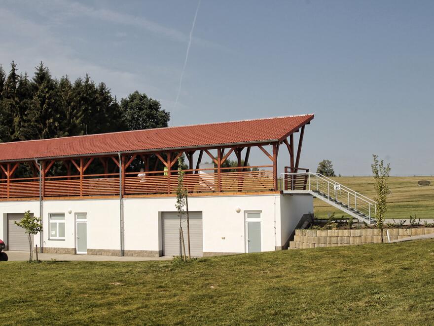 Cihlově červená | Střešní taška Danubia