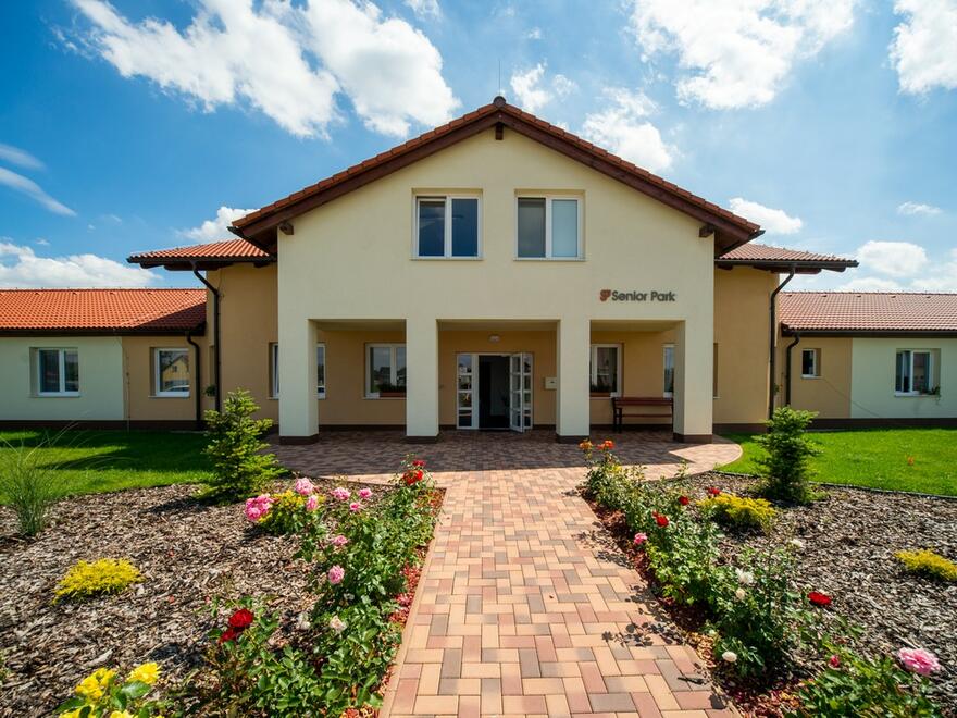 Cihlově červená | Střešní taška Danubia