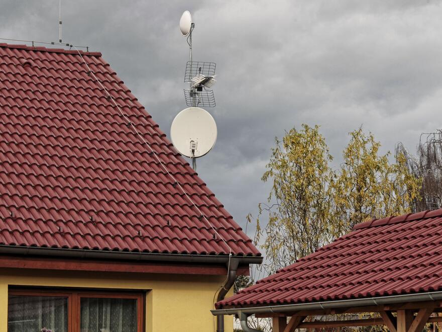Višňově červená | Střešní taška Danubia