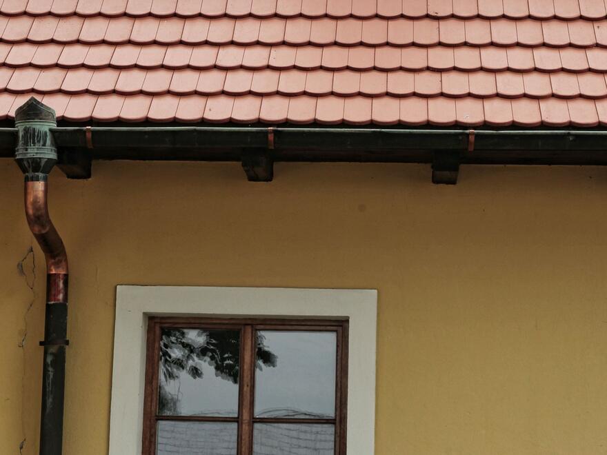 Cihlově červená | Střešní taška Rundo